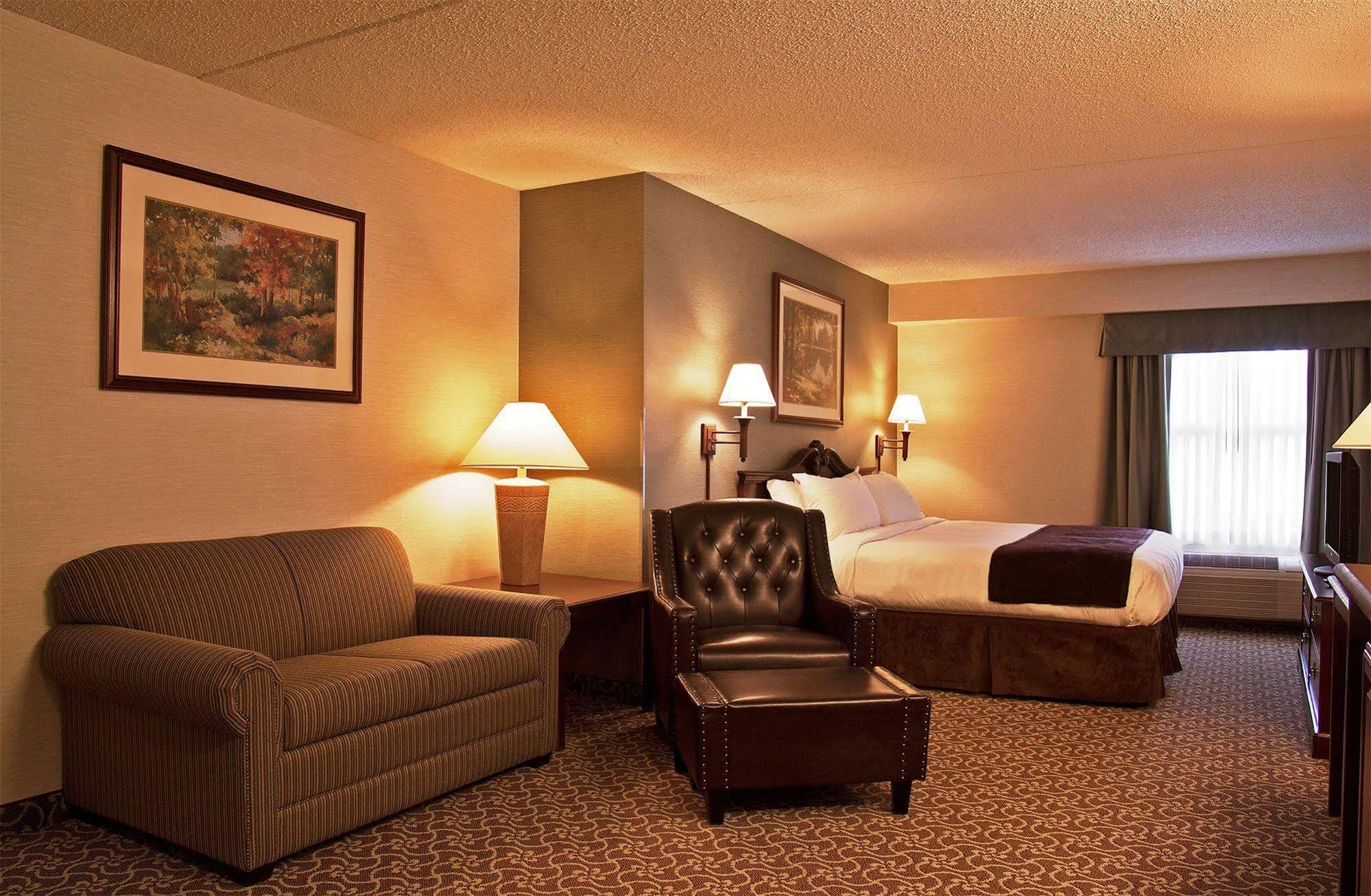 D. Hotel Suites & Spa Holyoke Exterior foto